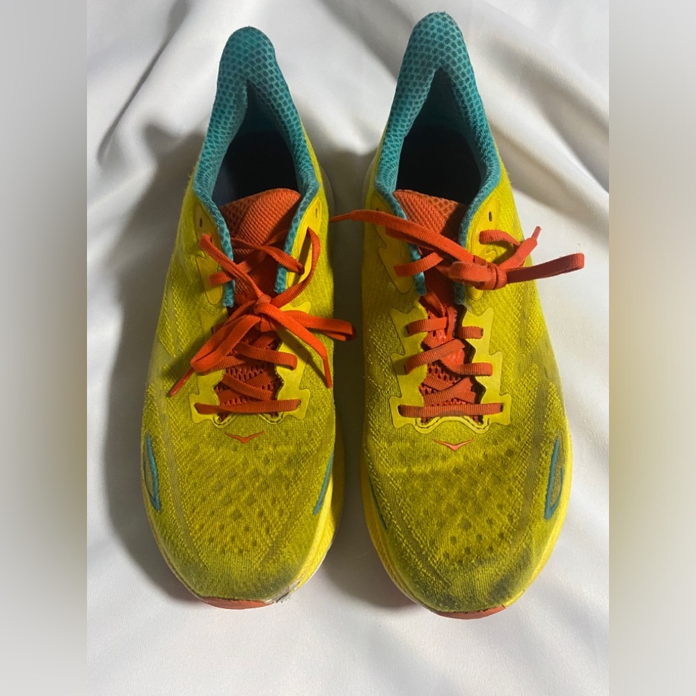 Men’s 10.5 used Hoka M Clifton 9